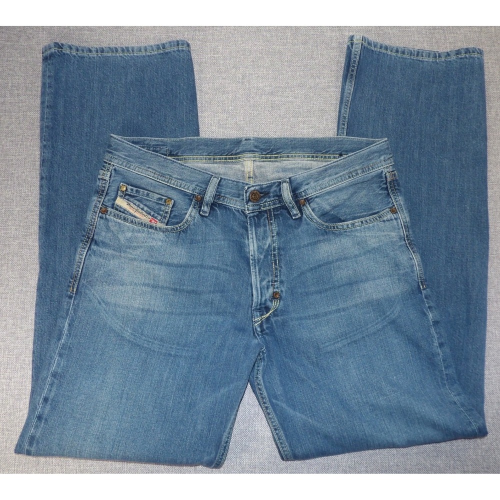 Diesel Kuratt Jeans Men 32 Blue Straight Leg Made in Italy Button Fly Excellent